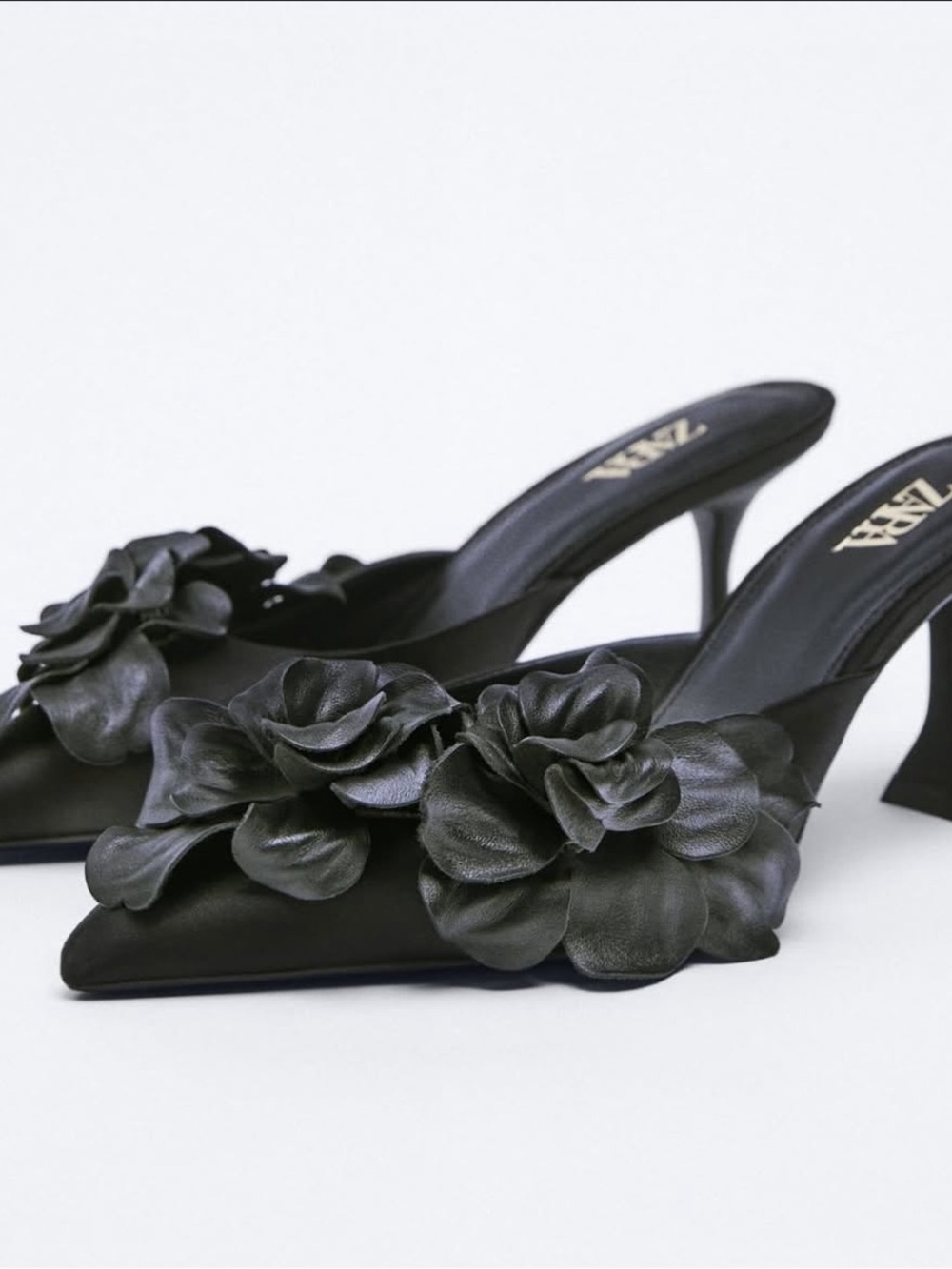 NWT Zara Black Leather Mules / Flower Detail - Size 38 (7.5)